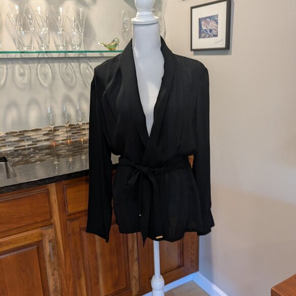 Effortless Chic: Black Flowy Tie-Front Cinched Waist Jacket/Wrap - Size Medium - Picture 3 of 4